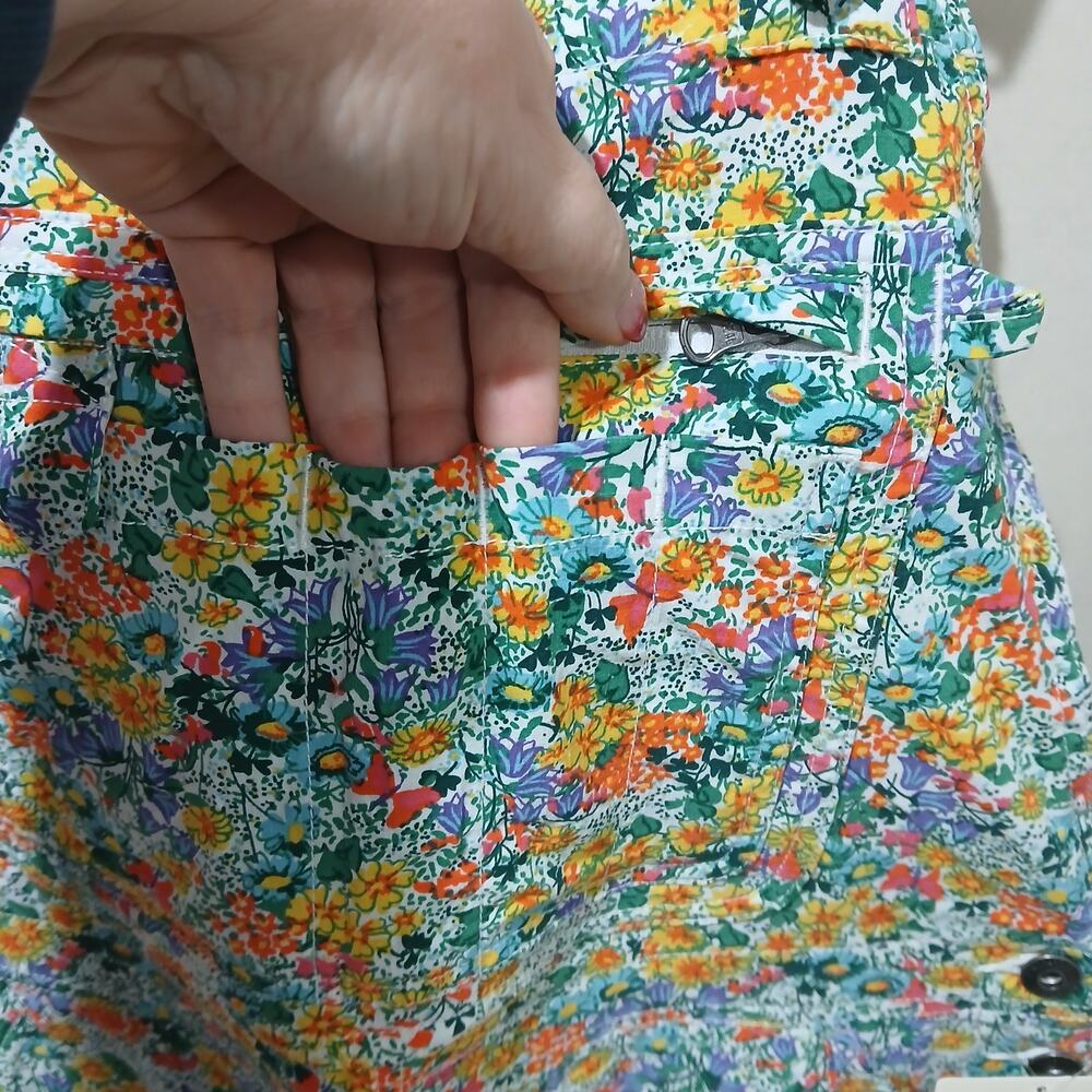DULUTH TRADING Heirloom Gardening Short Overalls XXL NWT Ditsy Garden Floral - Picture 4 of 12